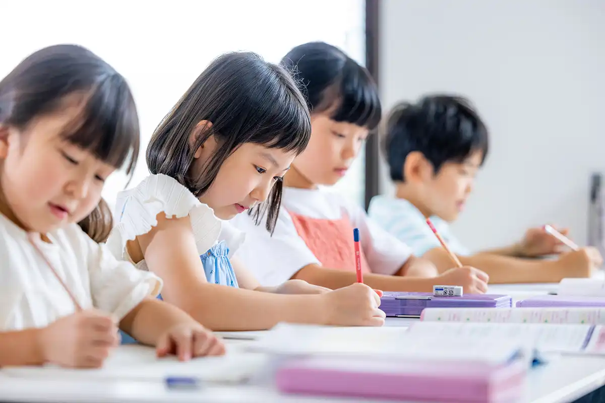 学ぶ生徒